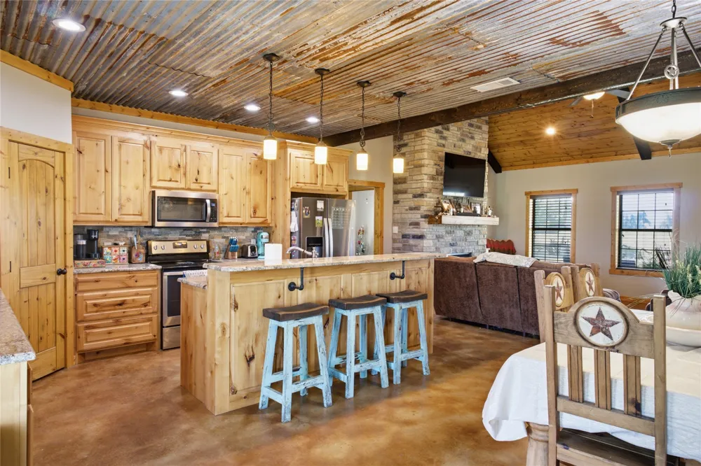 189 County Road 3090 Ben Franklin, TX 75415