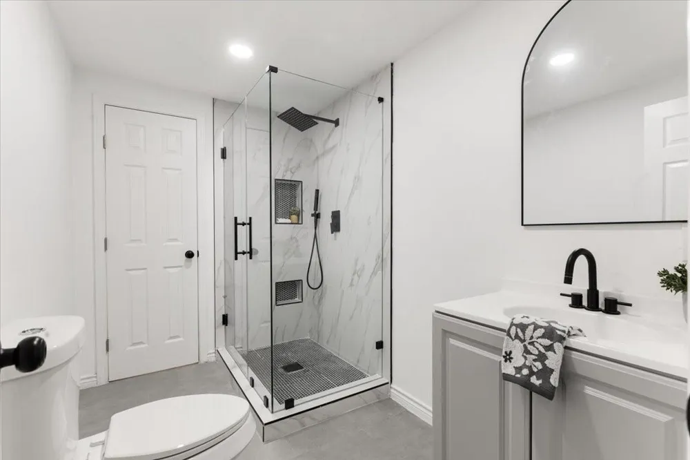3815 Plum Hollow Drive Houston, TX 77059