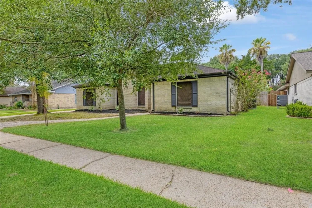 3815 Plum Hollow Drive Houston, TX 77059