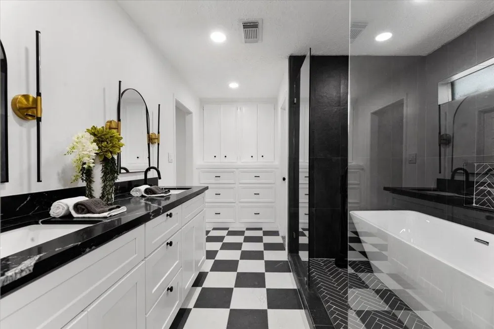 3815 Plum Hollow Drive Houston, TX 77059