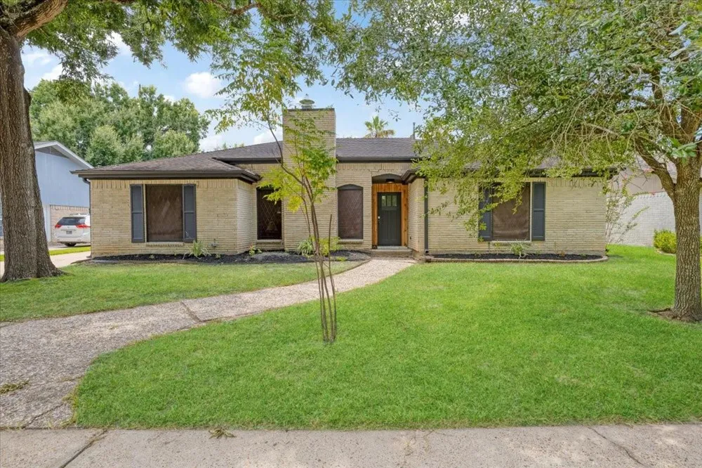 3815 Plum Hollow Drive Houston, TX 77059