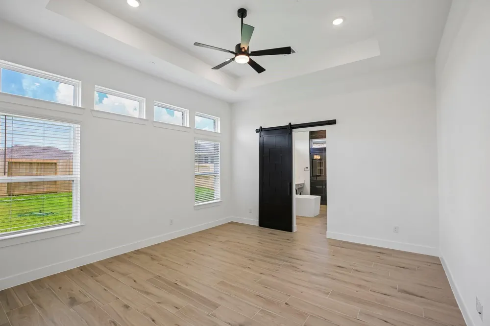 12051 Lake View Boulevard Mont Belvieu, TX 77523
