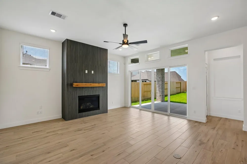 12051 Lake View Boulevard Mont Belvieu, TX 77523