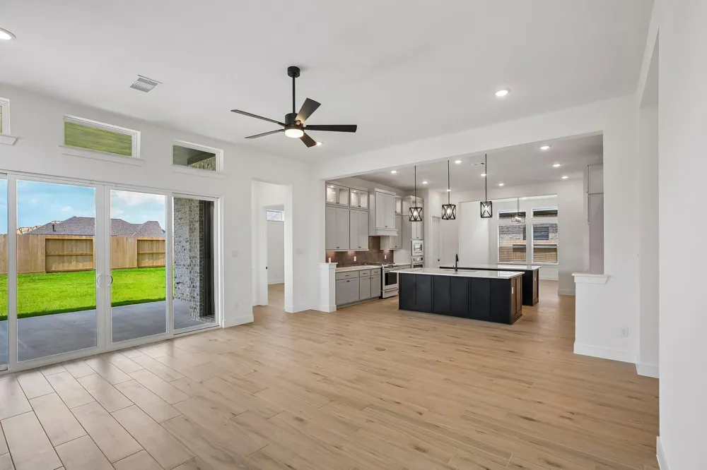 12051 Lake View Boulevard Mont Belvieu, TX 77523