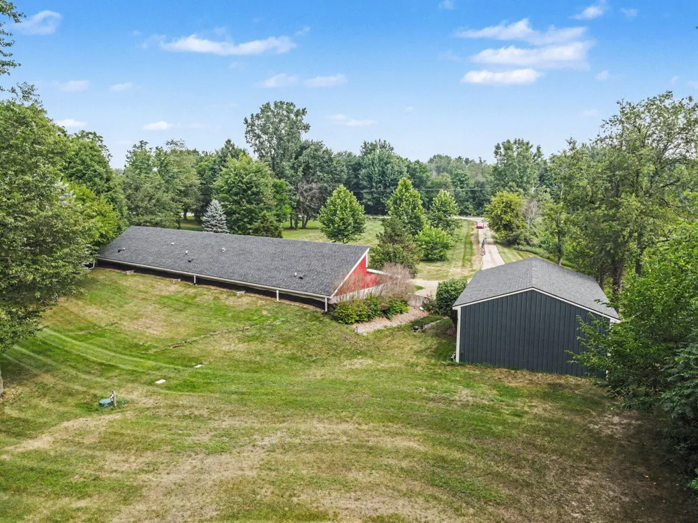 378 124th Avenue Shelbyville, MI 49344