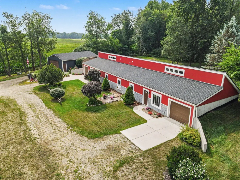 378 124th Avenue Shelbyville, MI 49344