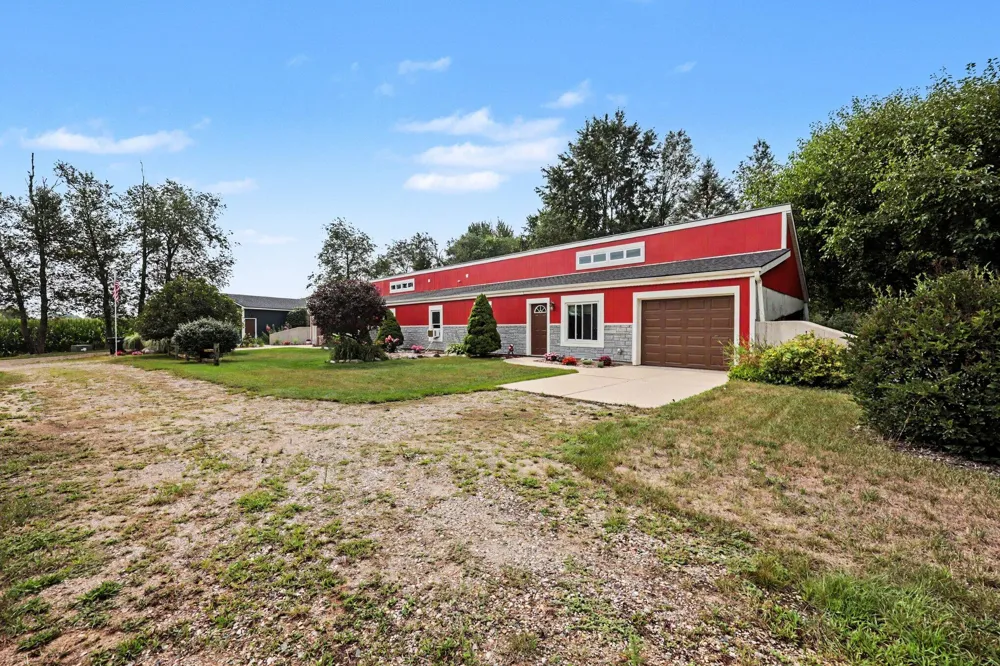378 124th Avenue Shelbyville, MI 49344
