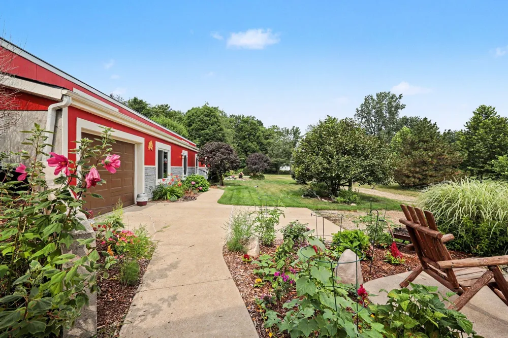 378 124th Avenue Shelbyville, MI 49344