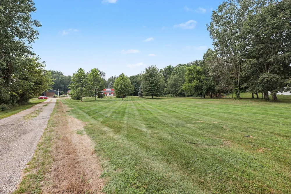 378 124th Avenue Shelbyville, MI 49344