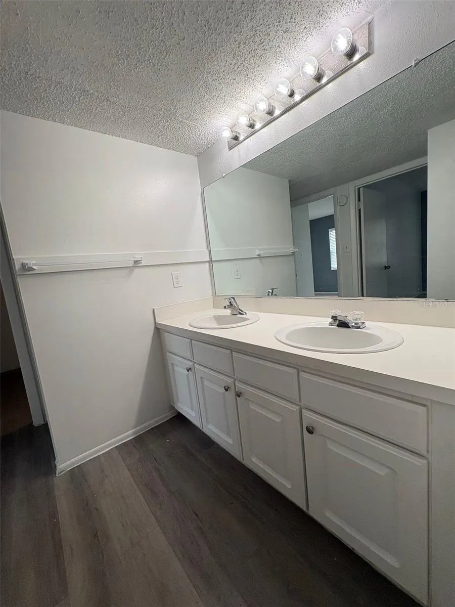 2523 ALAFAYA TRAIL #42 Orlando, FL 32826