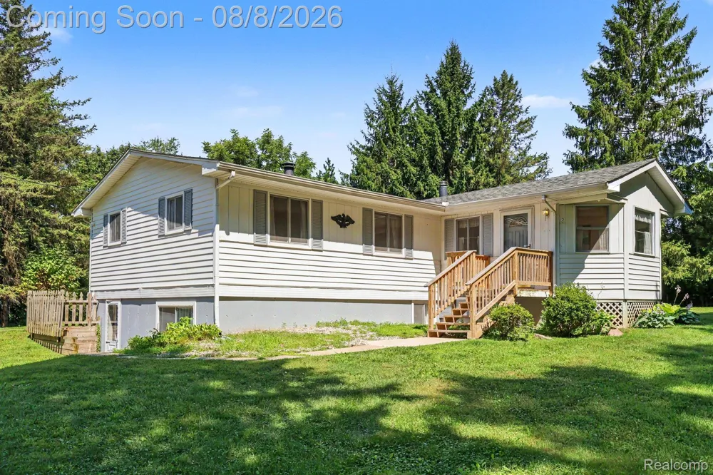 6095 Tipsico Lake Road Hartland Township, MI 48442