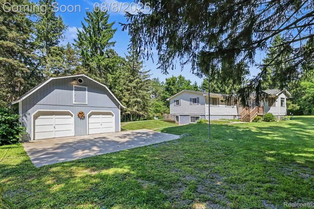 6095 Tipsico Lake Road Hartland Township, MI 48442