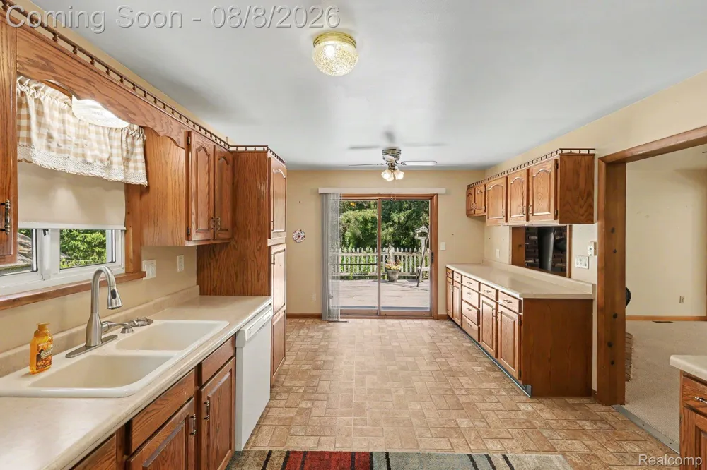 6095 Tipsico Lake Road Hartland Township, MI 48442