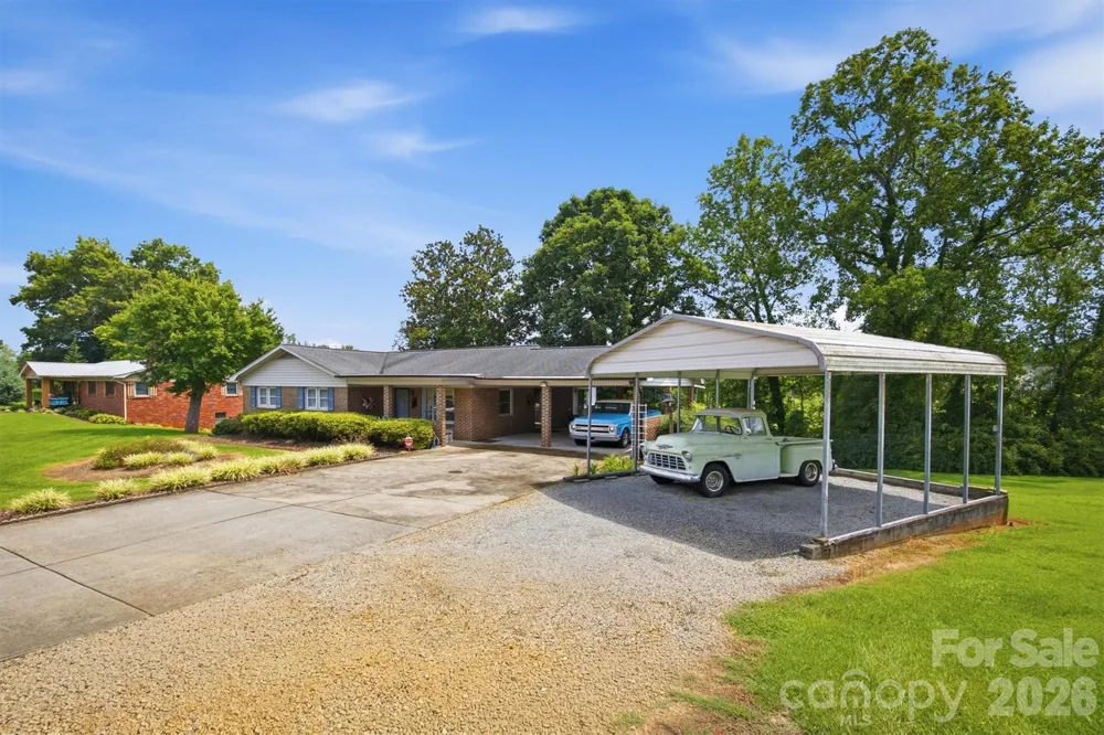 2711 Fairway Acres Circle Lenoir, NC 28645