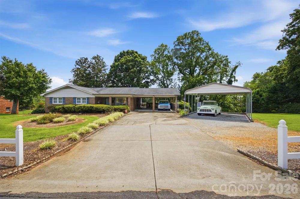 2711 Fairway Acres Circle Lenoir, NC 28645