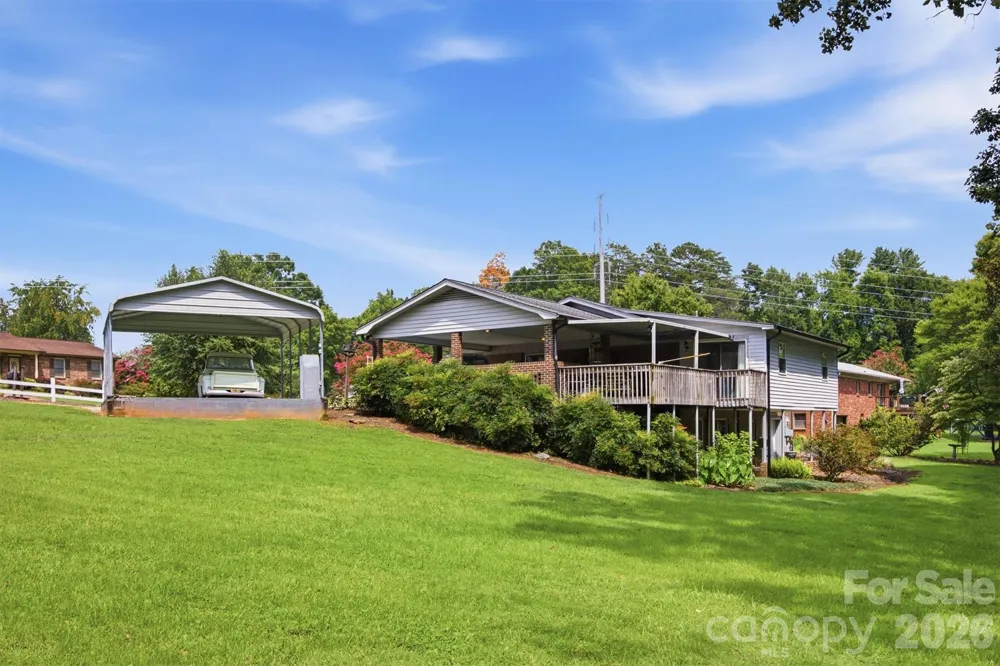 2711 Fairway Acres Circle Lenoir, NC 28645