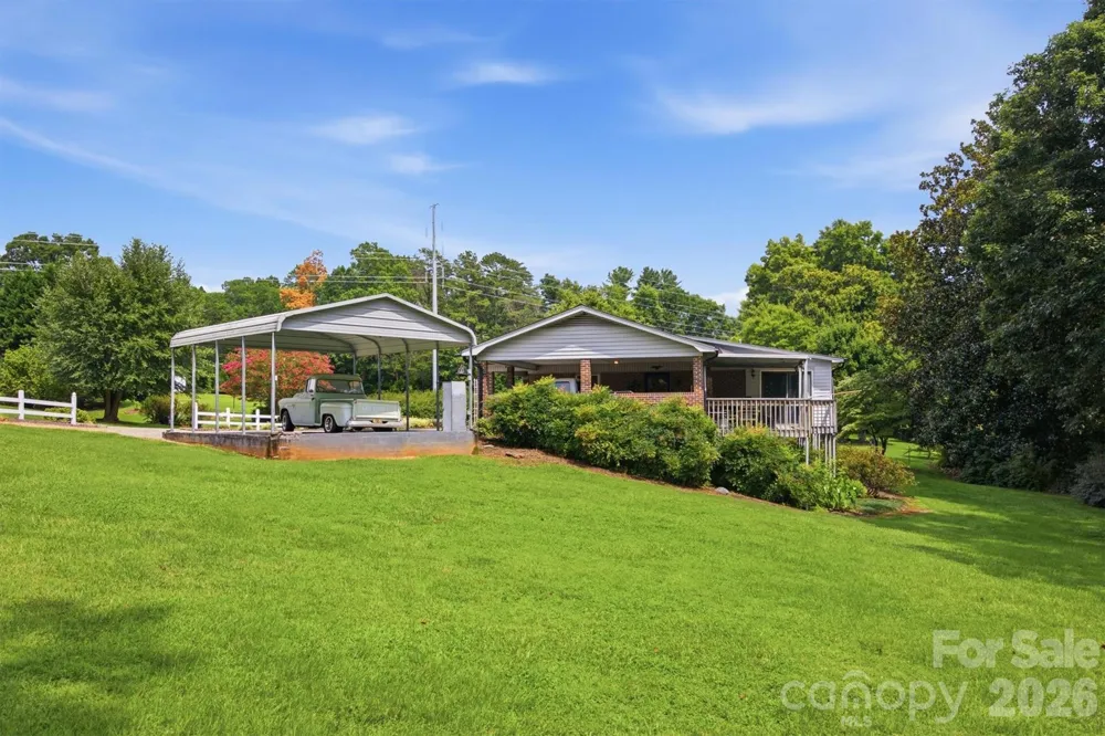 2711 Fairway Acres Circle Lenoir, NC 28645