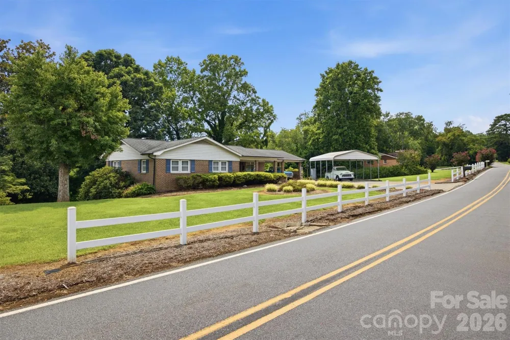 2711 Fairway Acres Circle Lenoir, NC 28645
