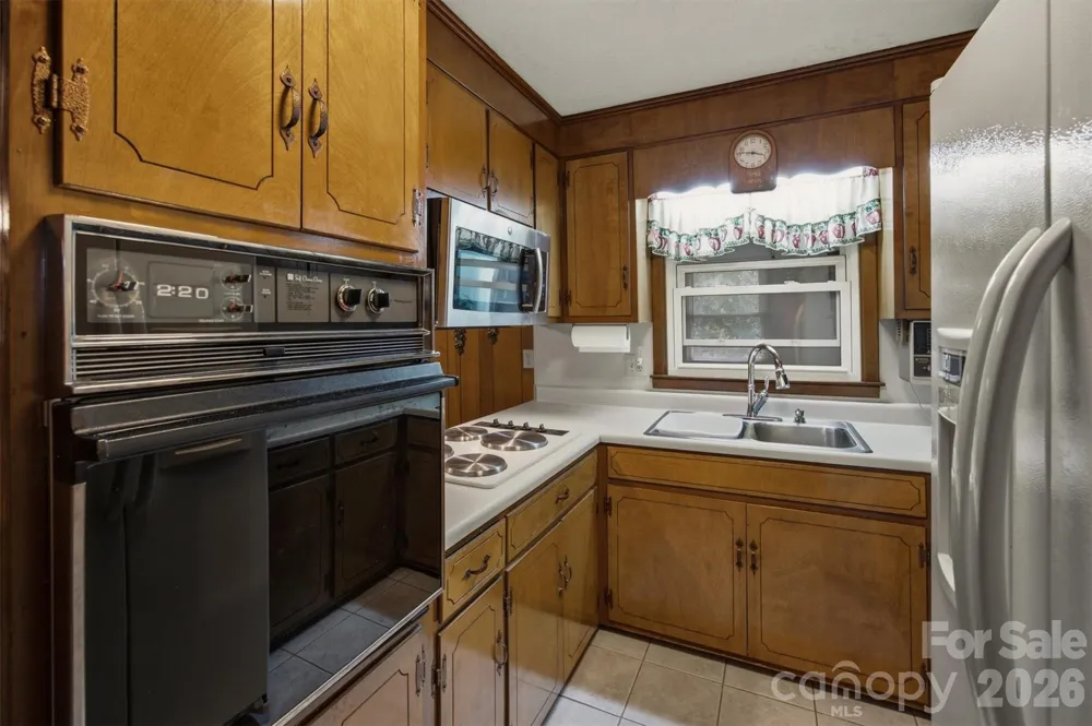 2711 Fairway Acres Circle Lenoir, NC 28645