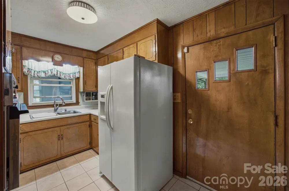 2711 Fairway Acres Circle Lenoir, NC 28645