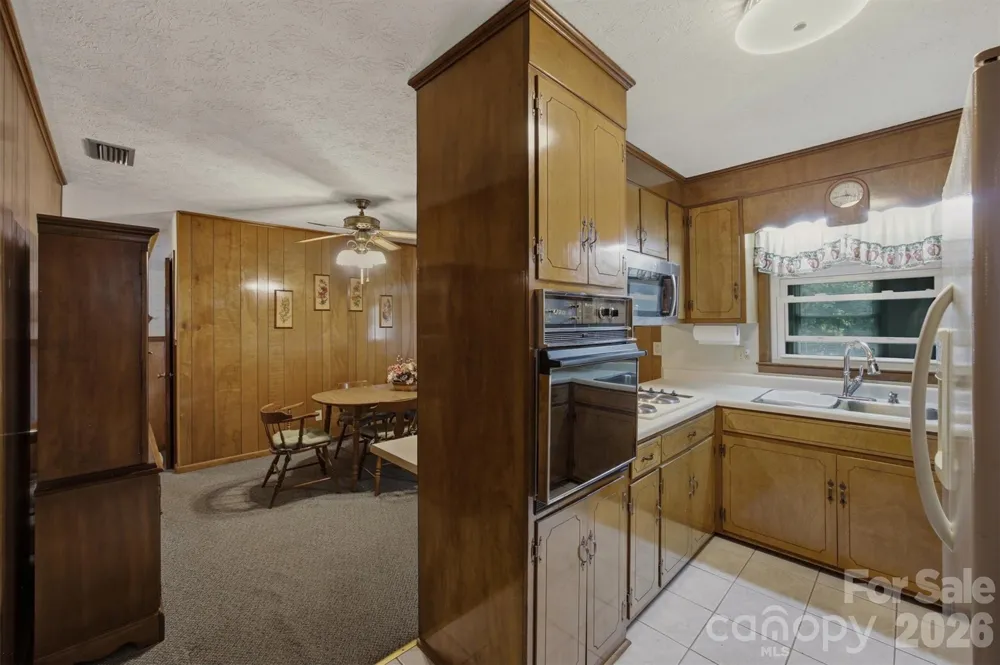 2711 Fairway Acres Circle Lenoir, NC 28645