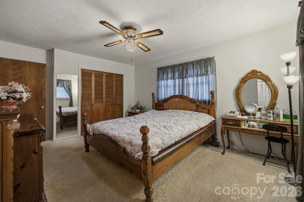 2711 Fairway Acres Circle Lenoir, NC 28645