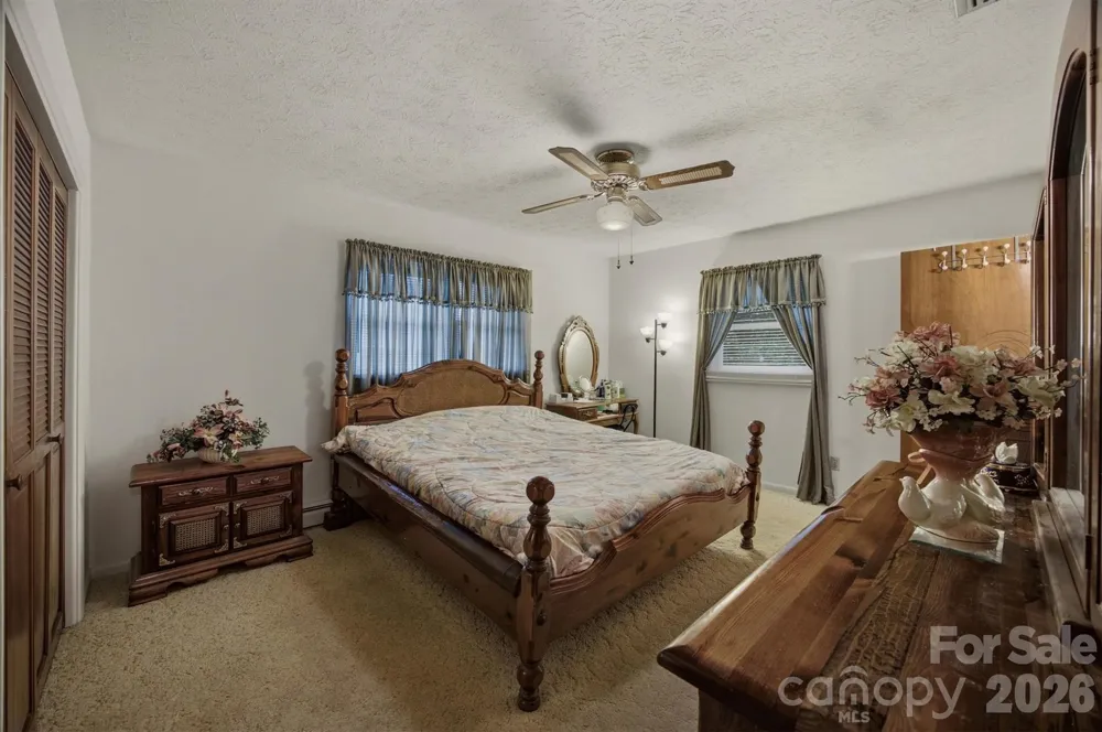 2711 Fairway Acres Circle Lenoir, NC 28645