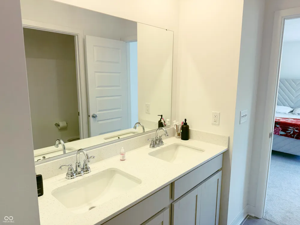 1161 Elmwood Lane Greenwood, IN 46143