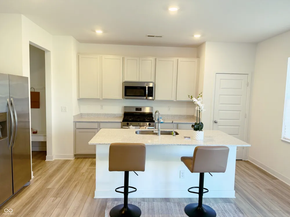 1161 Elmwood Lane Greenwood, IN 46143