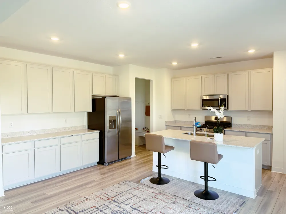 1161 Elmwood Lane Greenwood, IN 46143