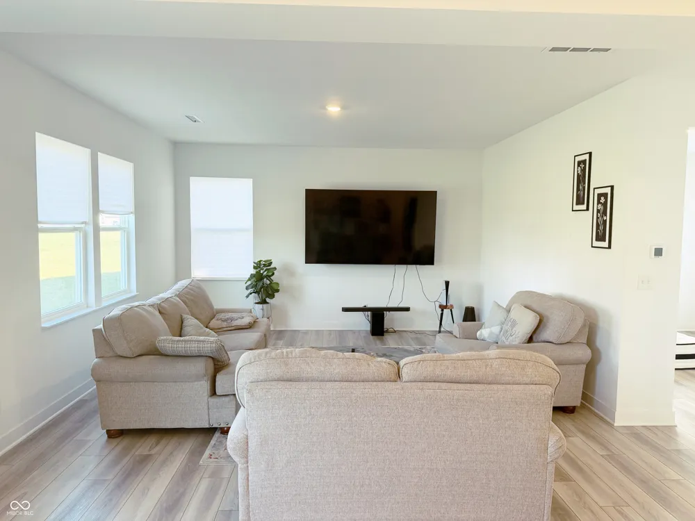 1161 Elmwood Lane Greenwood, IN 46143