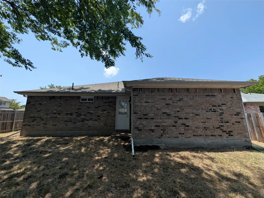 7237 Autumn Run Drive Forest Hill, TX 76140