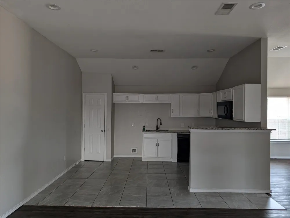 7237 Autumn Run Drive Forest Hill, TX 76140