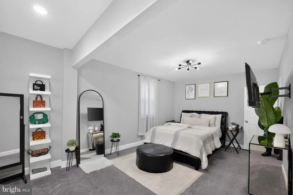 2923 SILVER HILL Baltimore, MD 21207