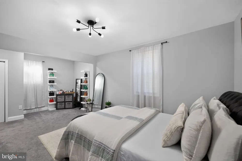 2923 SILVER HILL Baltimore, MD 21207