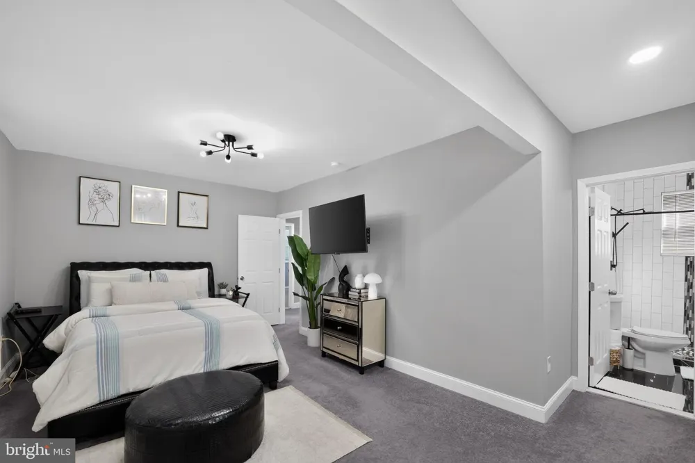 2923 SILVER HILL Baltimore, MD 21207