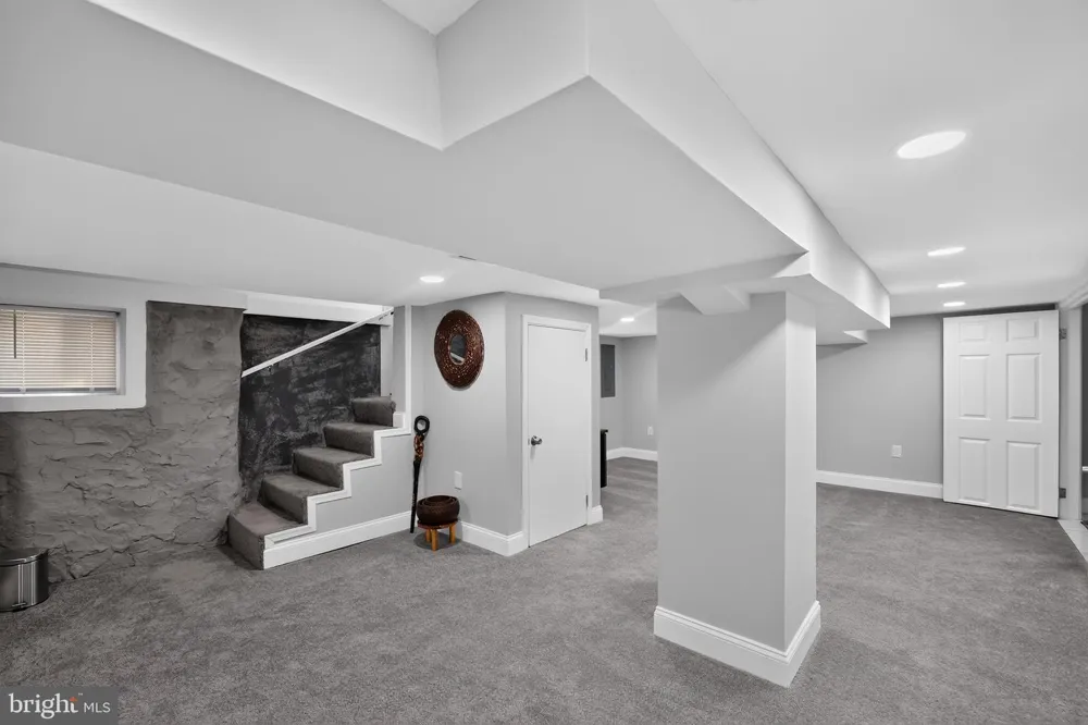 2923 SILVER HILL Baltimore, MD 21207