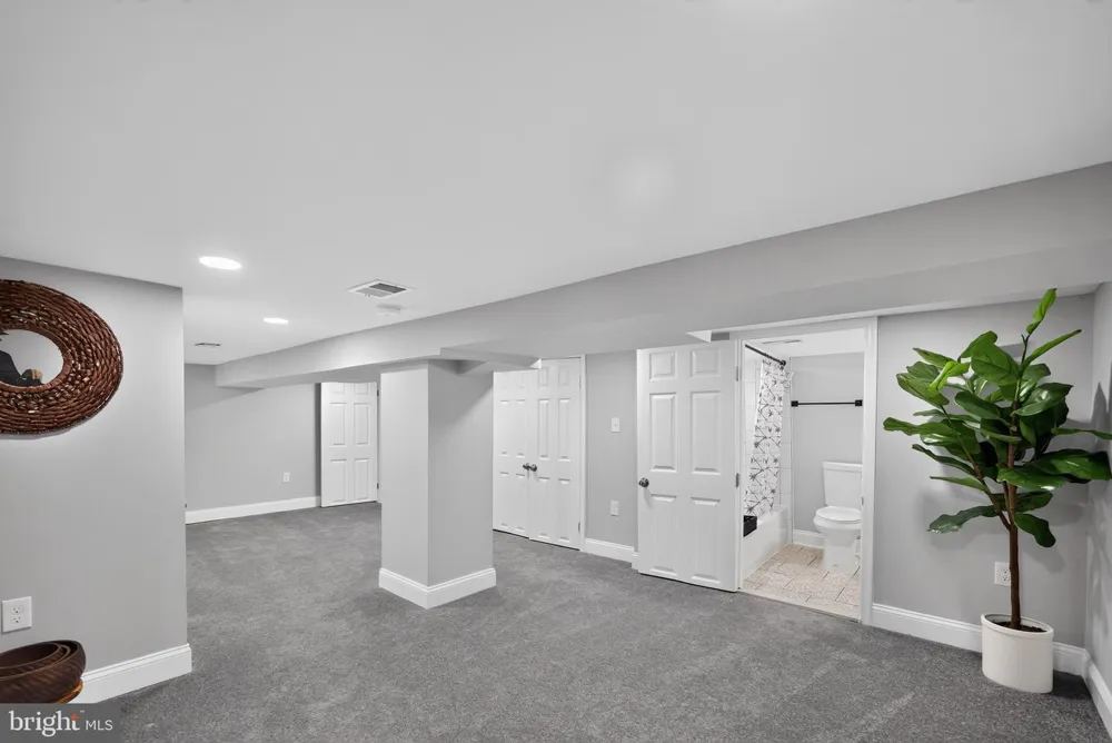 2923 SILVER HILL Baltimore, MD 21207
