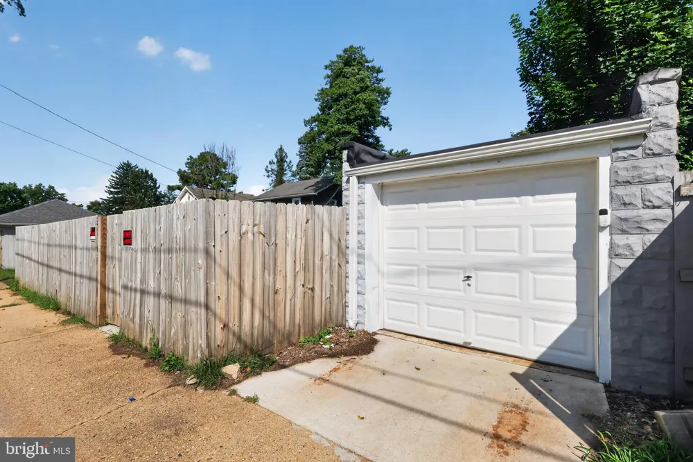 2923 SILVER HILL Baltimore, MD 21207