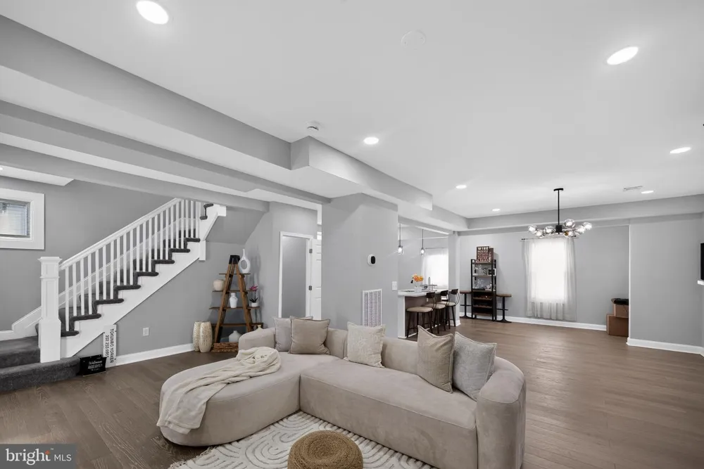 2923 SILVER HILL Baltimore, MD 21207