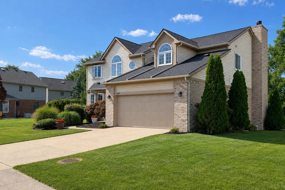1243 Aziz Drive Canton, MI 48188