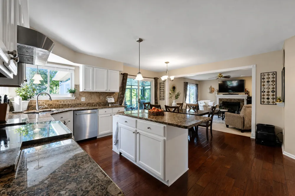 1243 Aziz Drive Canton, MI 48188