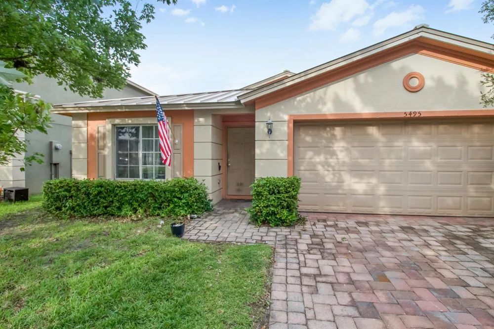 5495 SE Graham Drive Stuart, FL 34997
