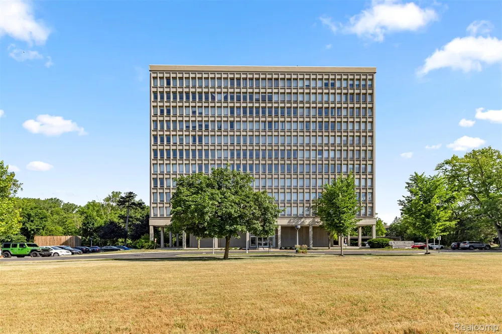 22700 Garrison Street #707 Dearborn City, MI 48124