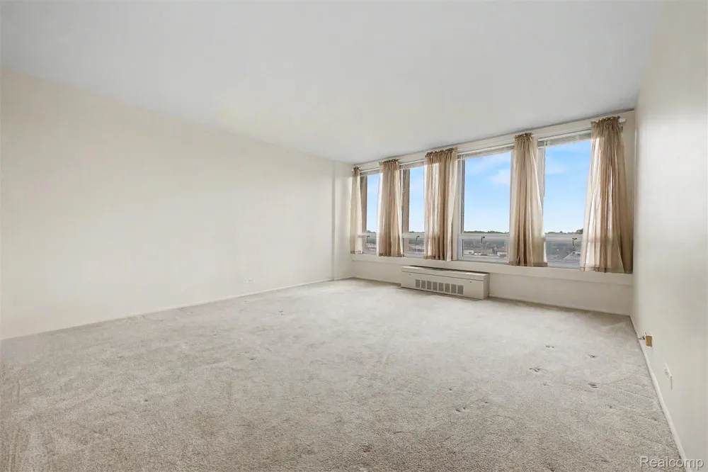22700 Garrison Street #707 Dearborn City, MI 48124