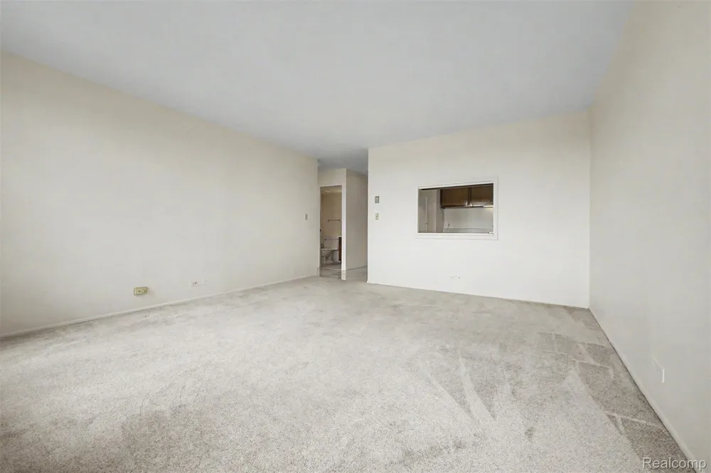 22700 Garrison Street #707 Dearborn City, MI 48124