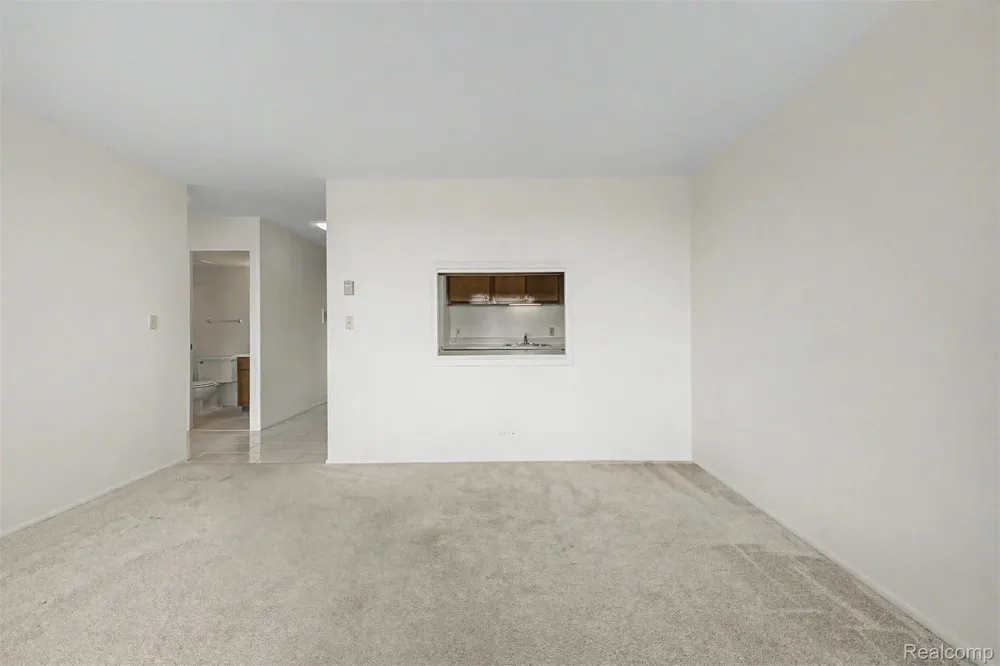 22700 Garrison Street #707 Dearborn City, MI 48124