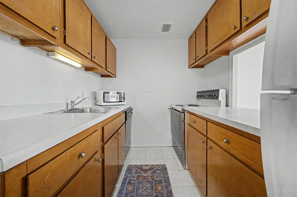 22700 Garrison Street #707 Dearborn City, MI 48124