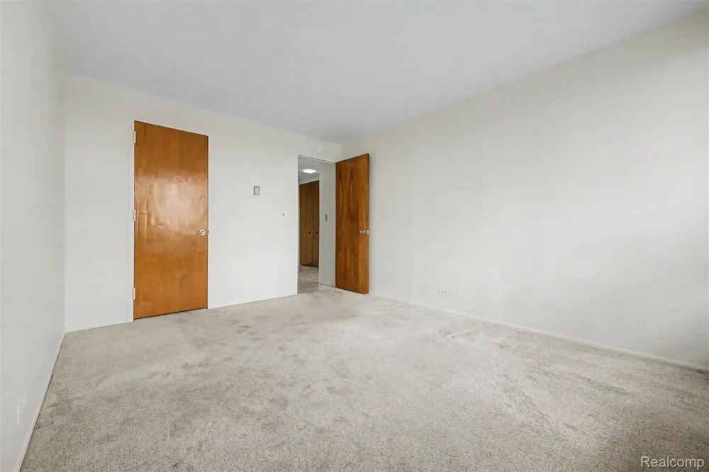 22700 Garrison Street #707 Dearborn City, MI 48124