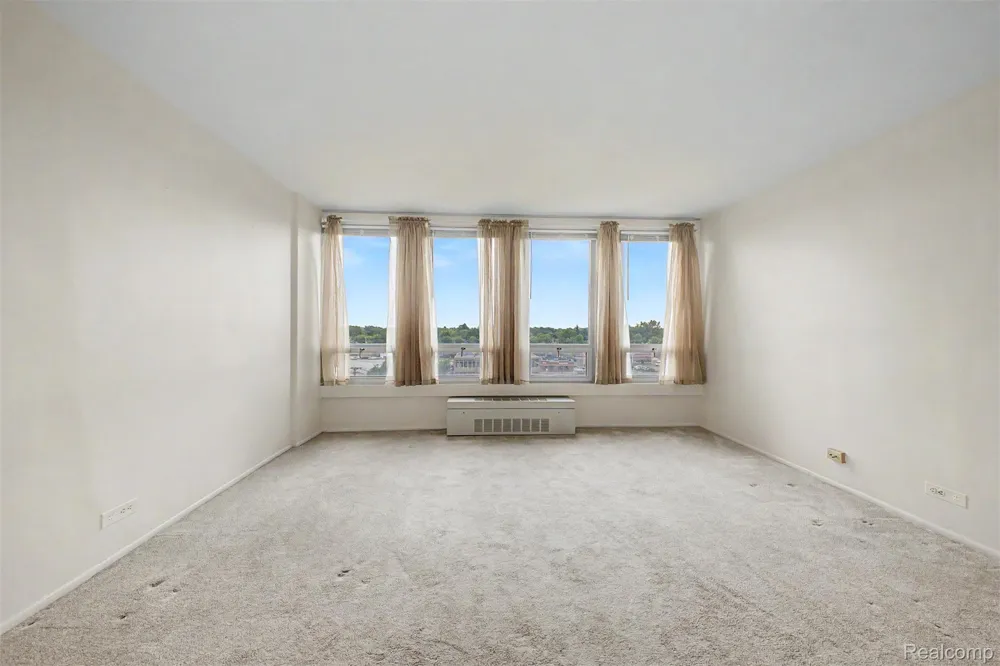 22700 Garrison Street #707 Dearborn City, MI 48124